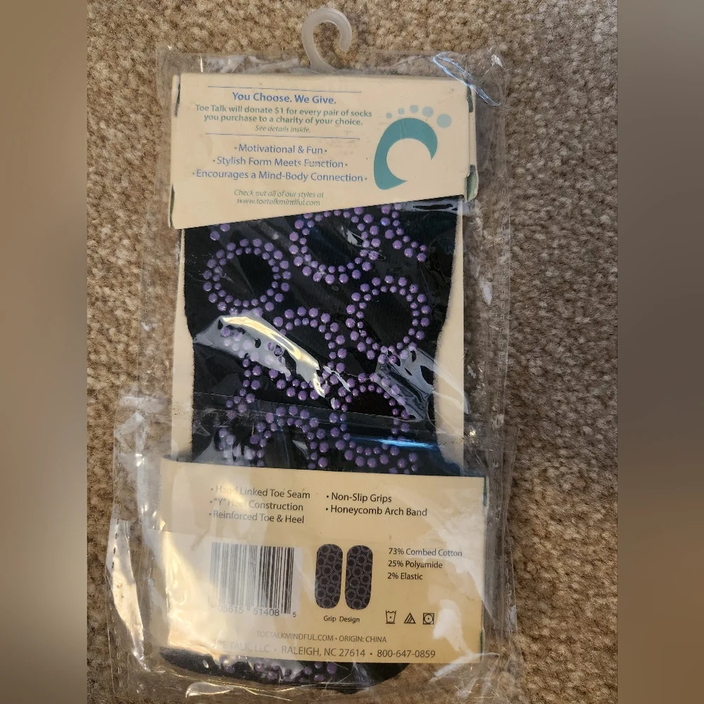 NWT‎ ToeTalk Yoga/Pilates grip socks